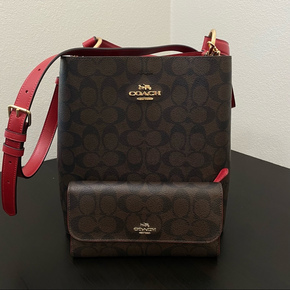 COACH 91512- TOWN BUCKET BAG IN SIGNATURE CANVAS W/ MATCHING WALLET
